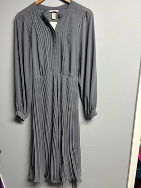 h&m grey pleated dress Women's Grey Pleated tie-belt dress